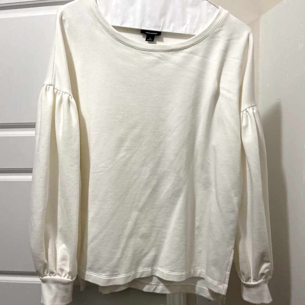 Puffy sleeve top